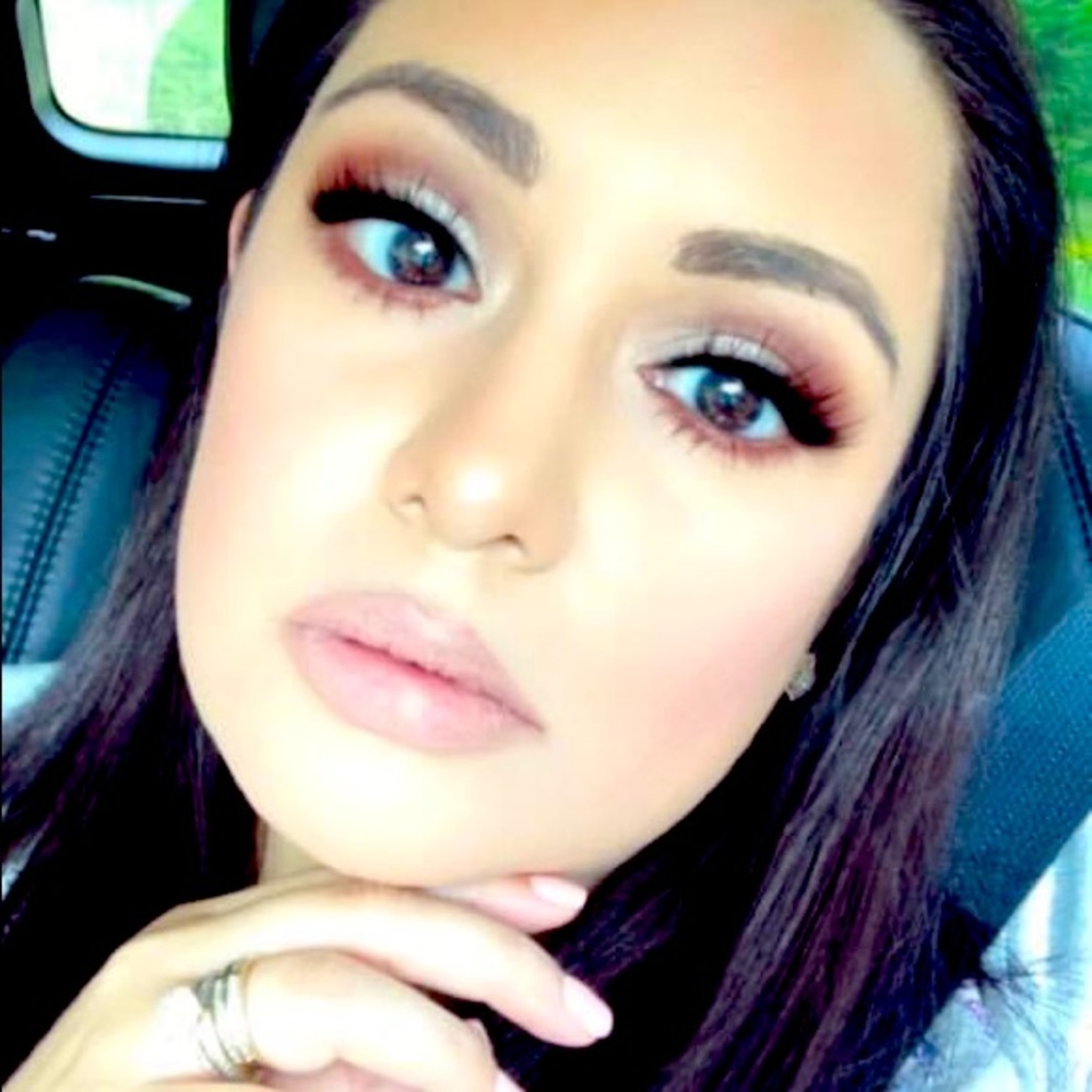 Meet your Posher, Lisa